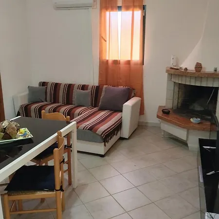 Momo House Spacious Bilo With Veranda And Pool Badesi