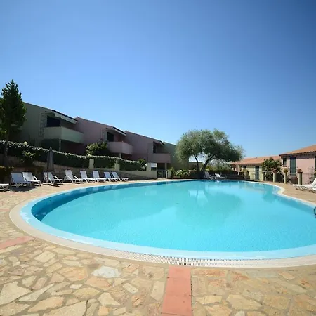Momo House Spacious Bilo With Veranda And Pool Apartament *