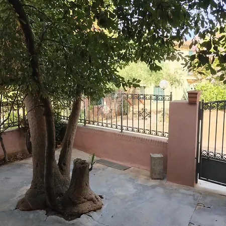Momo House Spacious Bilo With Veranda And Pool
